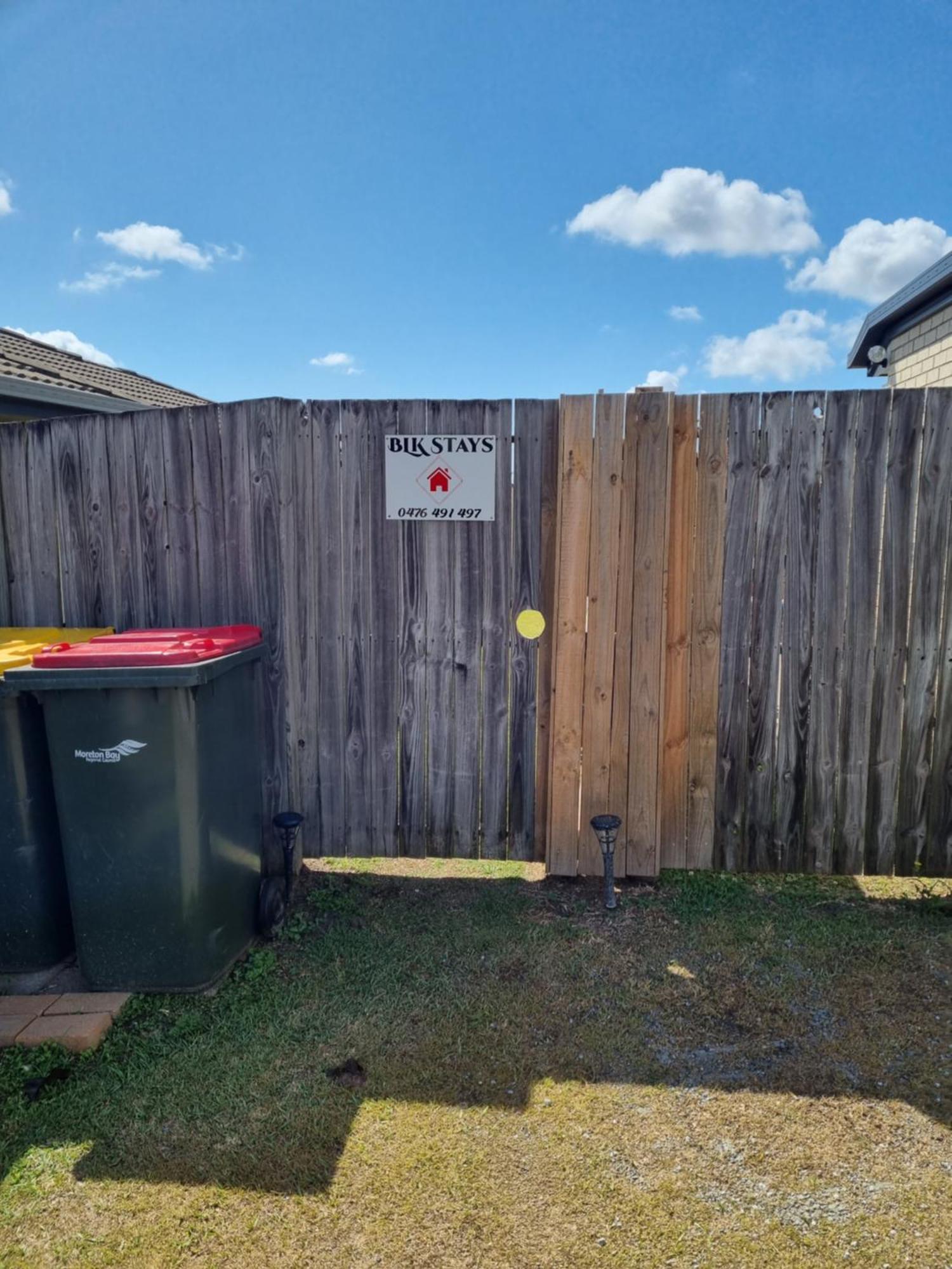 Blk Stays Guest House Deluxe Units Morayfield Exterior photo